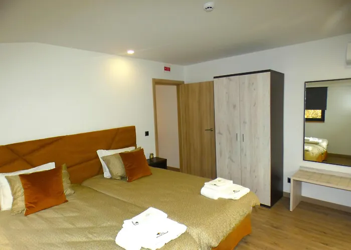 Pinhal Litoral Hotel *